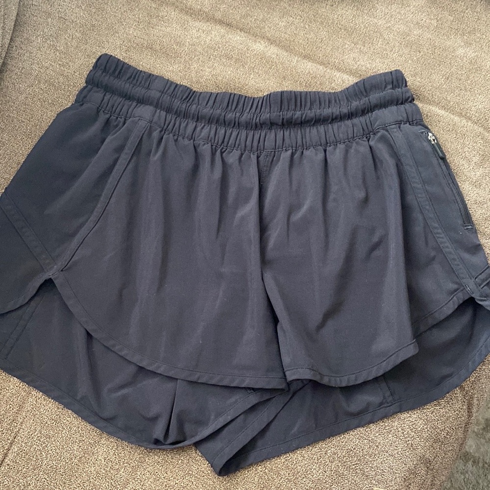 Lululemon Tracker Low Rise Short 4”